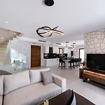 Villa Unique Nidrí