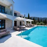 Unique Villa Nidrí