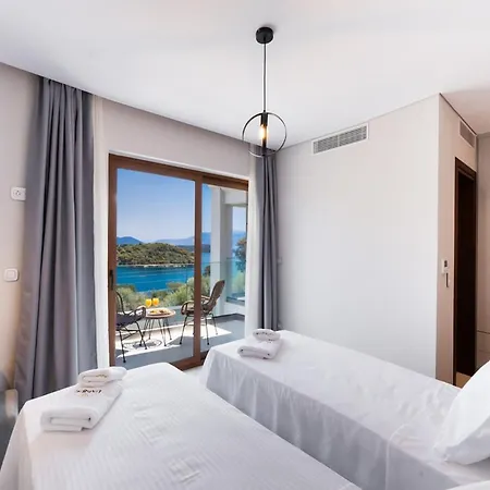 Unique Nydri (Lefkada)